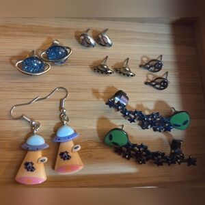 Space-Themed Earrings Set